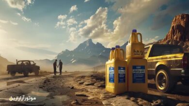 نمایی از جاده ساحلی بلوچستان با بطری‌های روغن موتور مناسب اقلیم گرم و مرزی؛ پخش عمده روغن موتور در کنارک و سیب‌سوران برای خودروهای سبک و ناوگان حمل‌ونقل منطقه.